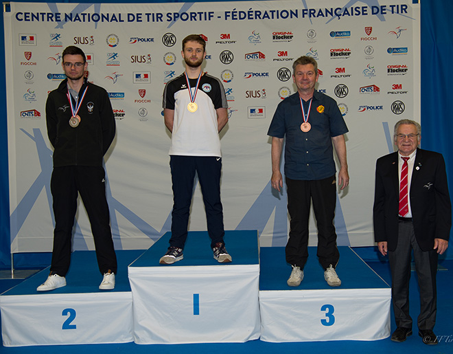 01 PODIUM.jpg