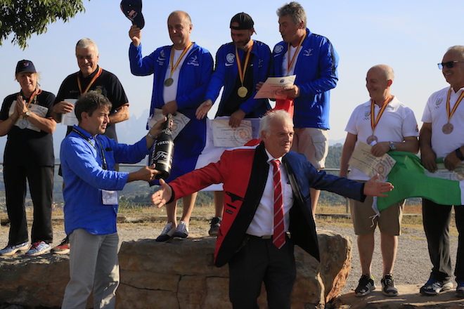 Podium veste.JPG